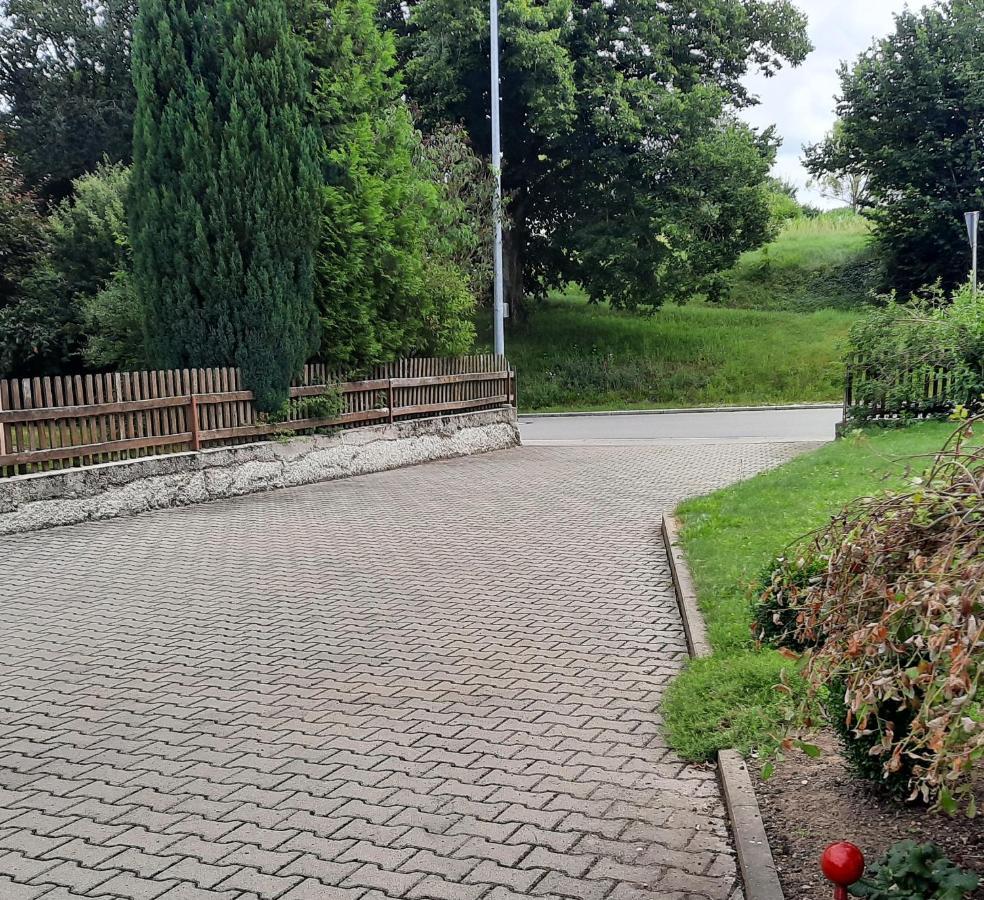 Ferienwohnung Kopold Im alten Schulhaus Pottmes Exterior foto
