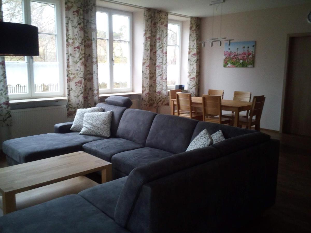 Ferienwohnung Kopold Im alten Schulhaus Pottmes Exterior foto
