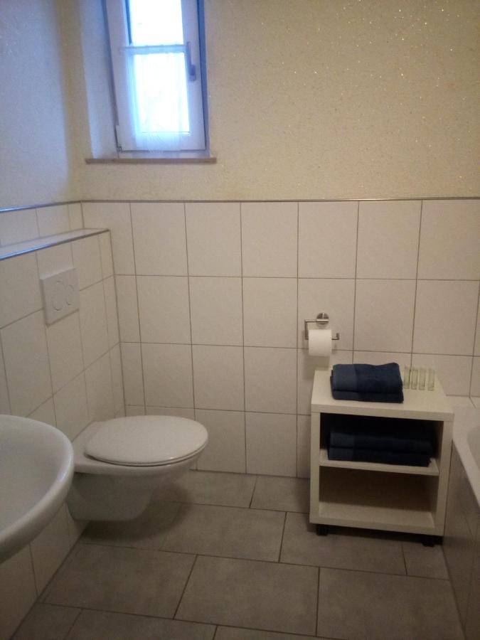 Ferienwohnung Kopold Im alten Schulhaus Pottmes Exterior foto